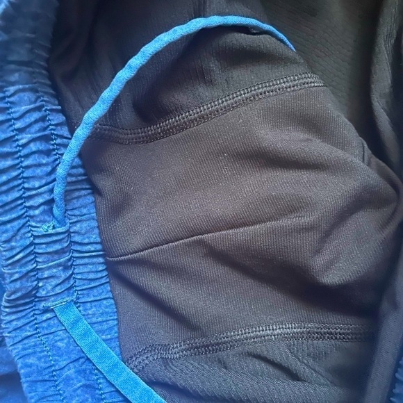Lululemon Pace Breaker Short Linerless 9” in Ocean Spray Ice Grey Admiral Blue - Picture 4 of 6